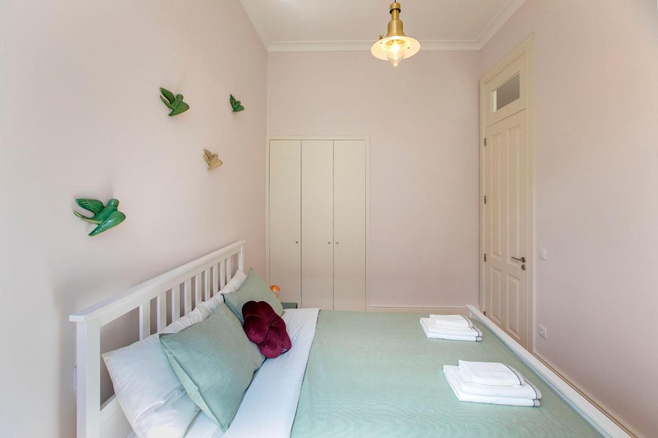Lovelystay - 2Br Flat With Ac In Duque De Loule Porto Exterior foto